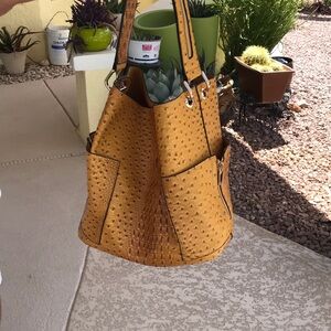 Women's Mustard Ostrich-Texture Bucket Tote